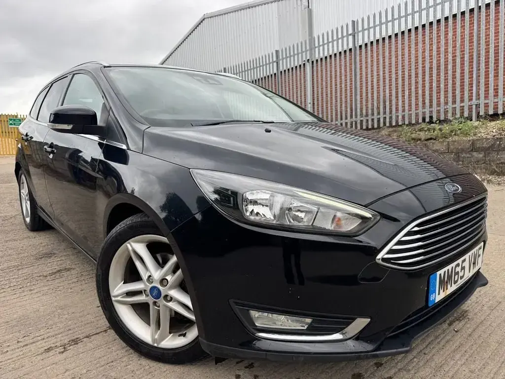 Begagnad Ford Focus Titanium 120 HK (88 kW) 2015 Svart Kombi