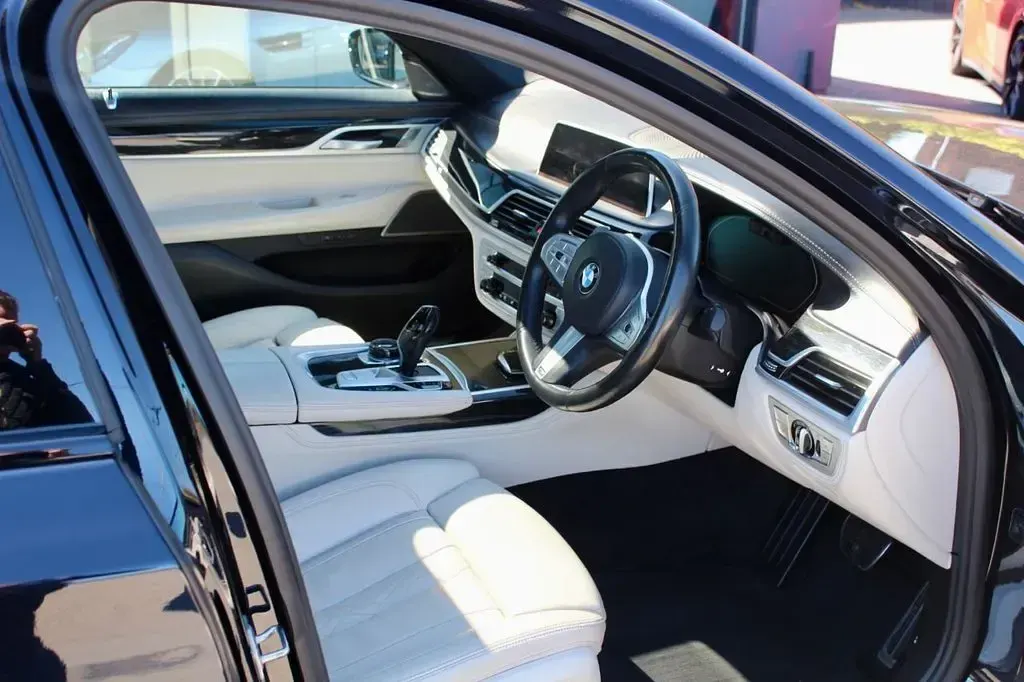 Used BMW 730L M Sport 265 HP (194 kW) 2020 Black Sedan