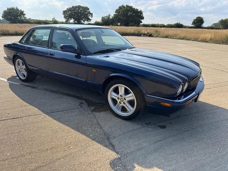 Blue Used 2002 Jaguar XJ Sedan | £2,500 (Super price) - Image 1/4