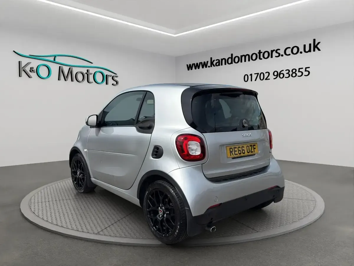 Used Smart ForTwo Coupé Premium 90 HP (66 kW) 2017 Silver Coupe