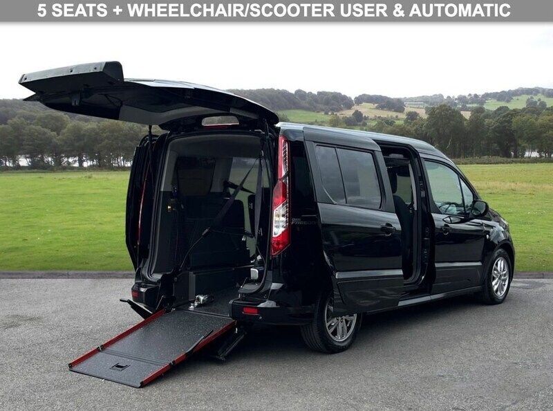 Black Used 2019 Ford Grand Tourneo Connect Titanium MPV | £15,999 (Fair price) - Image 1/4