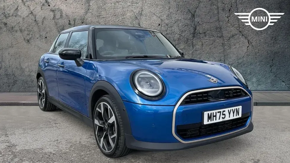 Usado Mini Cooper Hatch 113 kW (154 HP) 2026 Azul Citadino