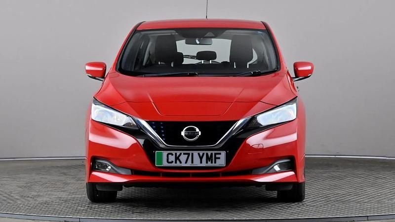 Used Nissan Leaf Acenta 110 kW (150 HP) 2021 Red Hatchback