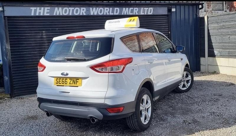 Begagnad Ford Kuga Zetec 150 HK (110 kW) 2016 Vit SUV