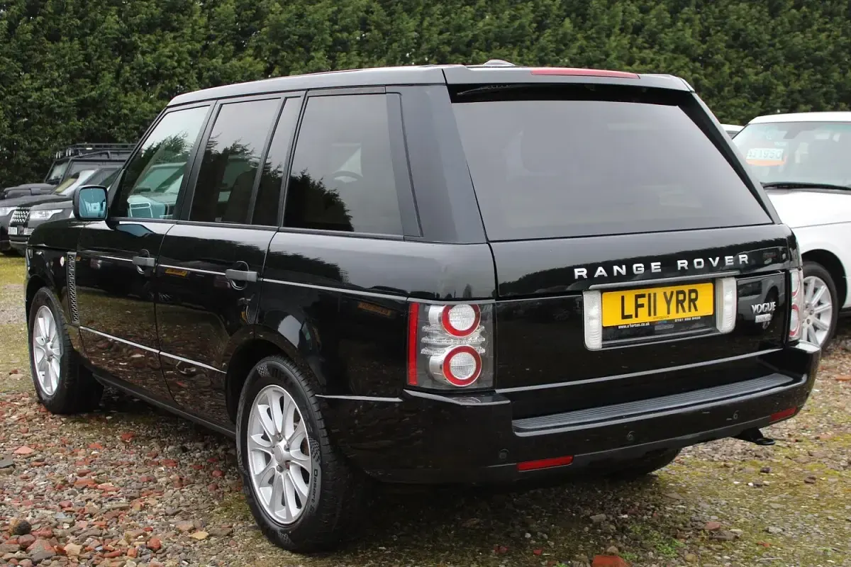 Used Land Rover Range Rover Vogue 313 HP (230 kW) 2011 Black SUV