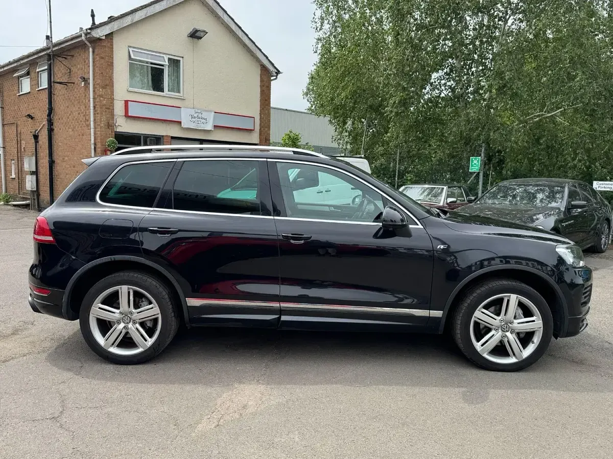 Used VW Touareg R-line 2014 Black SUV