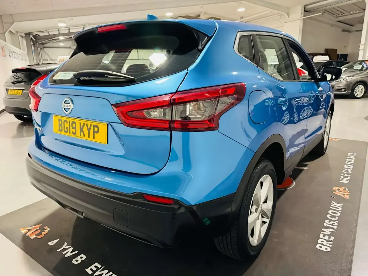 Used Nissan Qashqai Acenta Premium 115 HP (84 kW) 2019 Blue SUV
