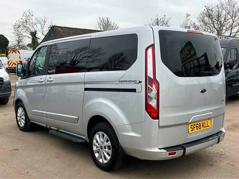 Used Ford Tourneo Custom Titanium 130 HP (95 kW) 2018 Silver Van