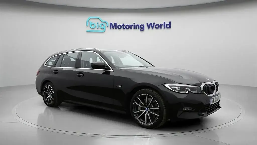 Used BMW 330e Sport Line 292 HP (214 kW) 2021 Estate