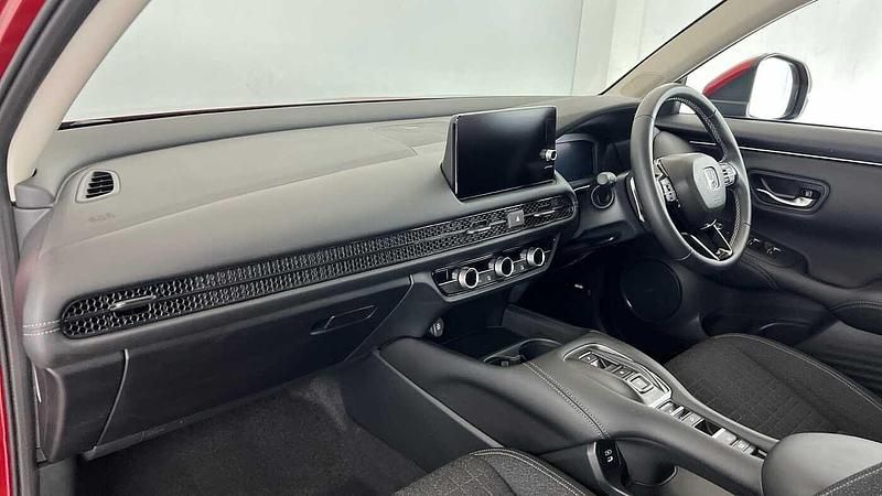 Used Honda ZR-V Elegance 184 HP (135 kW) 2025 Radiant red SUV