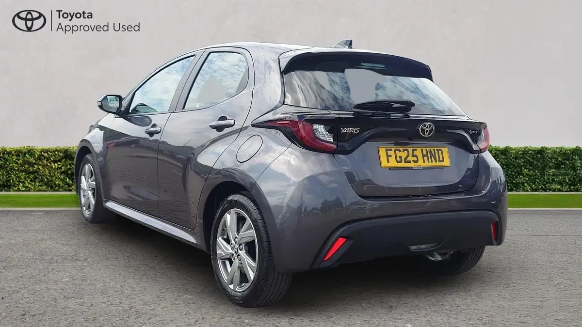 Used Toyota Yaris 116 HP (85 kW) 2025 Decuma grey Hatchback