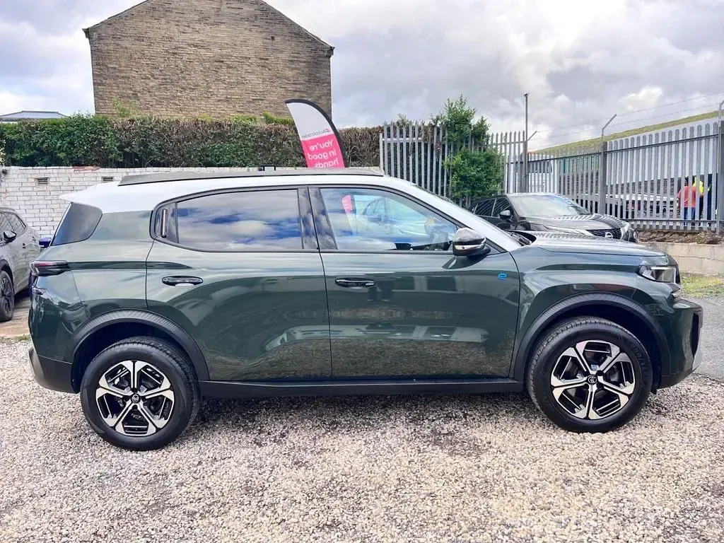 Used Citroën e-C3 83 kW (113 HP) 2025 Green Hatchback