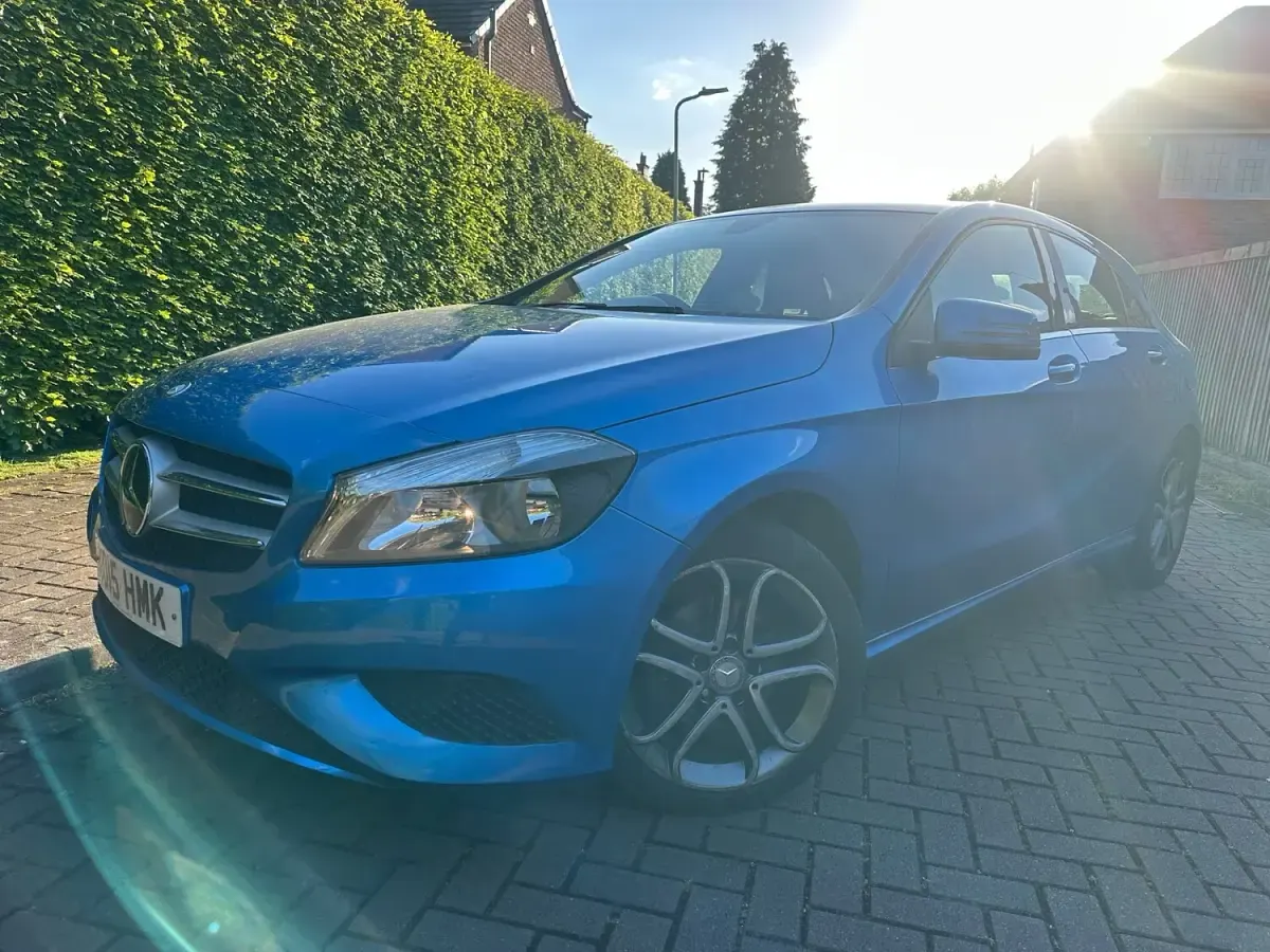 Used Mercedes A180 109 HP (80 kW) 2015 Blue Hatchback
