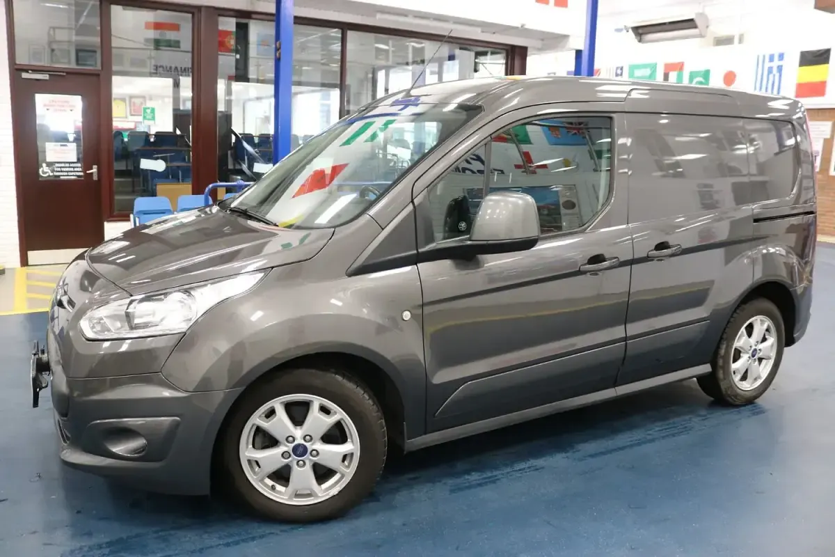 Used Ford Transit Connect Limited 120 HP (88 kW) 2018 Grey MPV