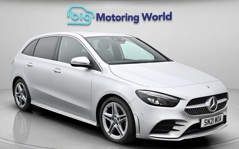 Usado Mercedes B200 AMG line 163 HP (119 kW) 2021 Monovolume