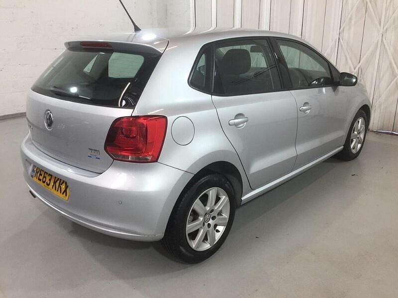 Usado VW Polo SE 90 HP (66 kW) 2013 Prateado Citadino