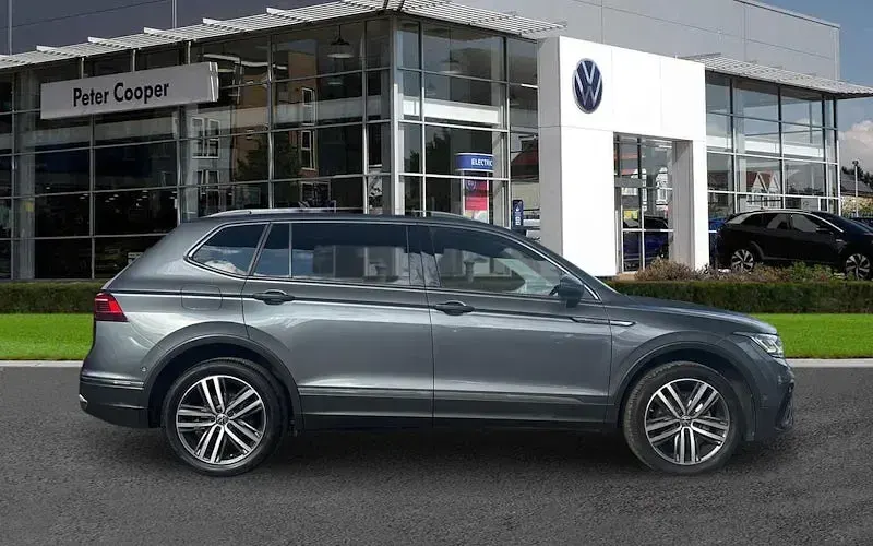Used VW Tiguan Allspace Elegance 150 HP (110 kW) 2024 Grey SUV