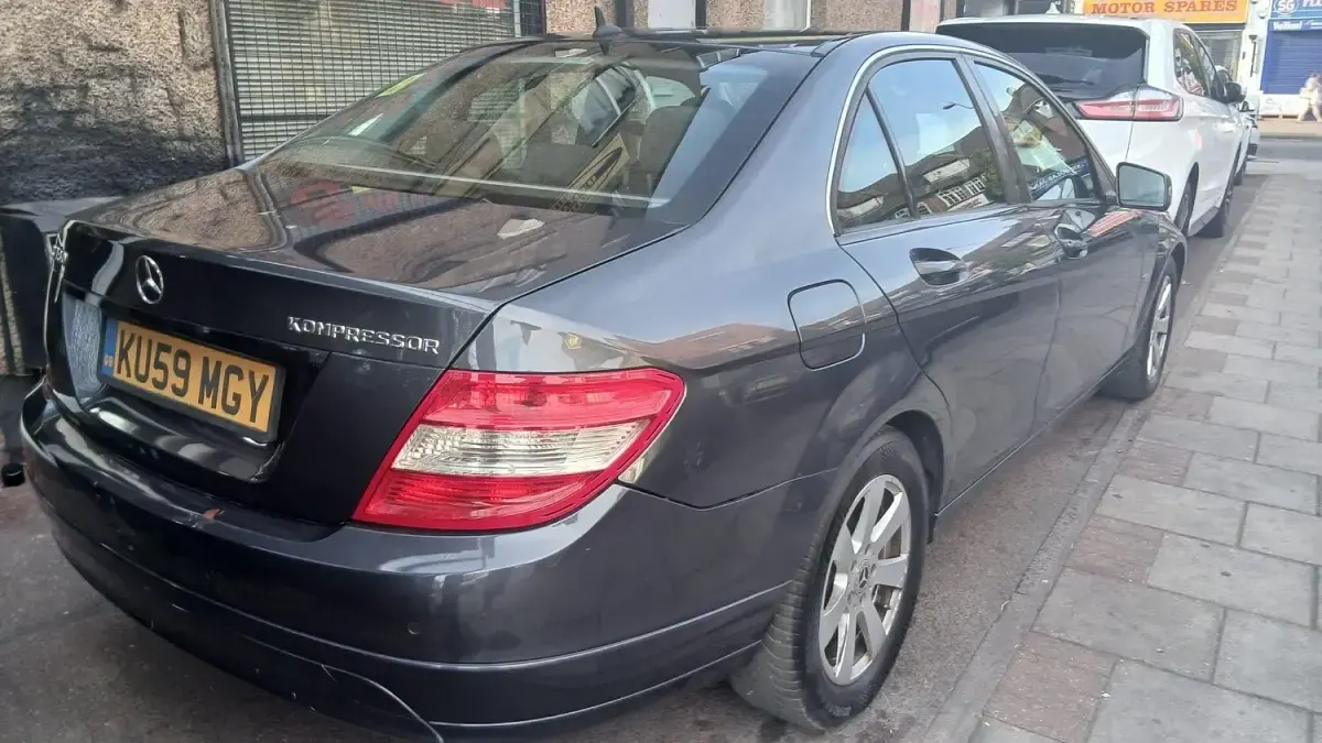 Used Mercedes C180 SE 156 HP (114 kW) 2009 Grey Sedan