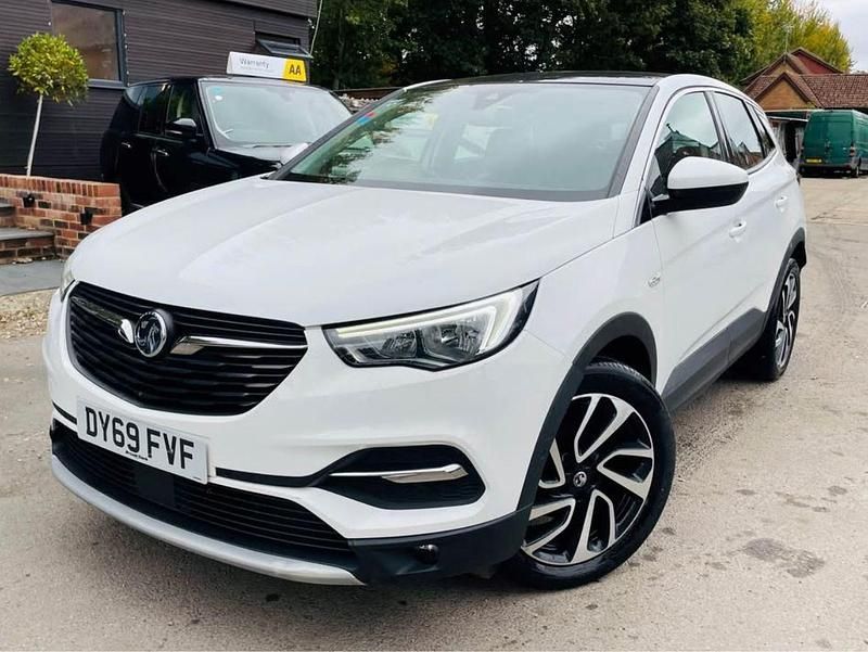 Used Vauxhall Grandland X Elite 130 HP (95 kW) 2019 White SUV