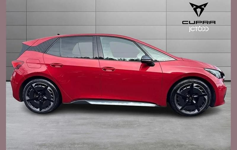 Usado Cupra Born e-Boost 169 kW (230 CV) 2022 Rojo Utilitario