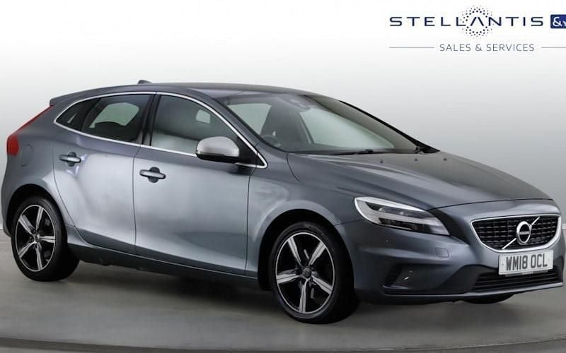 Usado Volvo V40 R-Design 122 HP (89 kW) 2018 Cinzento Citadino
