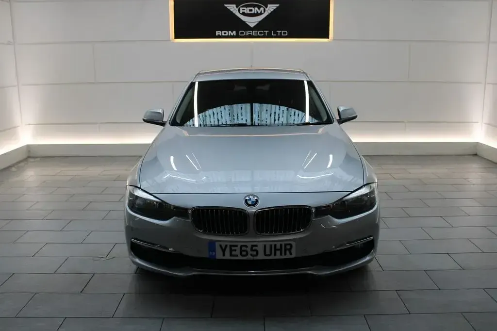 Used BMW 330 Luxury Line 258 HP (189 kW) 2015 Silver Sedan