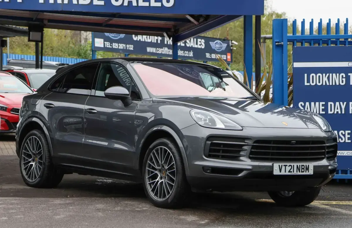 Used Porsche Cayenne 462 HP (339 kW) 2021 Grey SUV