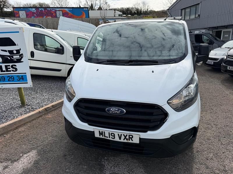 Used Ford Transit Custom 105 HP (77 kW) 2019 White Van