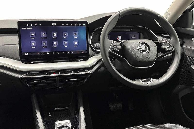 Used Skoda Octavia SE Technology 85 HP (62 kW) 2024 Moon white metallic Estate