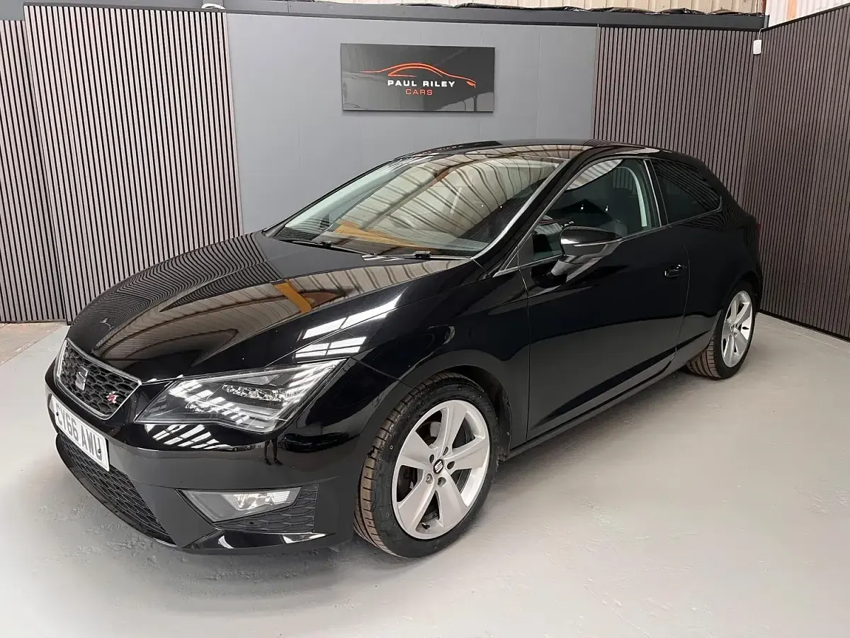 Used Seat Leon FR 125 HP (91 kW) 2017 Black Hatchback