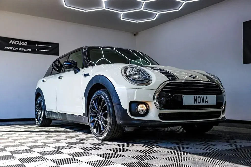 Usado Mini Cooper Clubman 150 CV (110 kW) 2018 Blanco Familiar