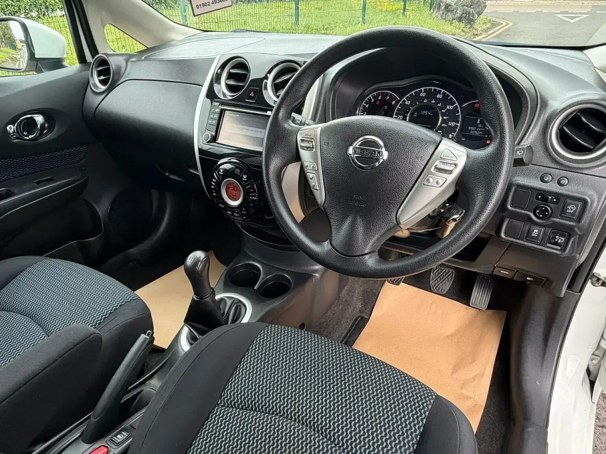 Used Nissan Note Acenta Premium 80 HP (58 kW) 2014 White Hatchback