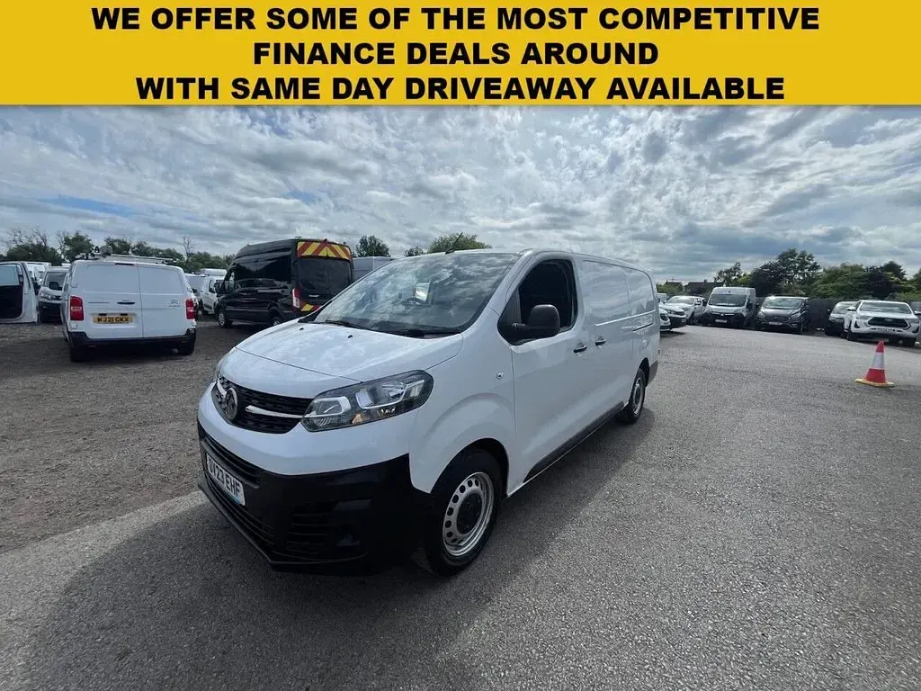 Used Vauxhall Vivaro S 100 HP (73 kW) 2023 White MPV