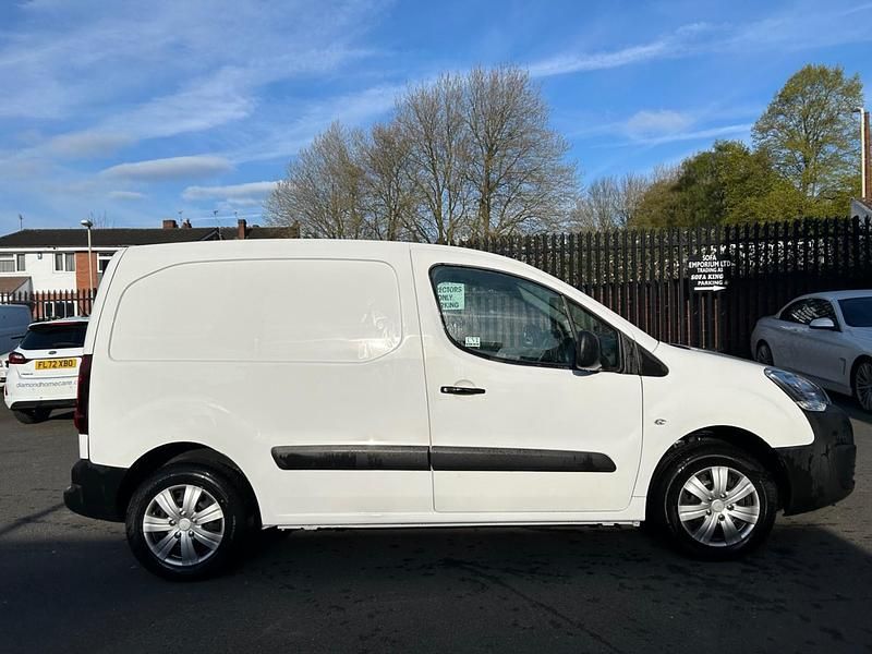 Used Peugeot Partner 2018 White MPV
