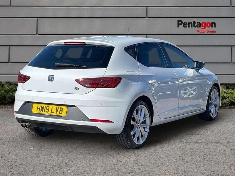 Used Seat Leon FR Sport 128 HP (94 kW) 2019 White Hatchback