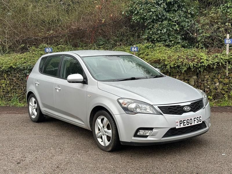 Used Kia Ceed 2010 Silver Hatchback