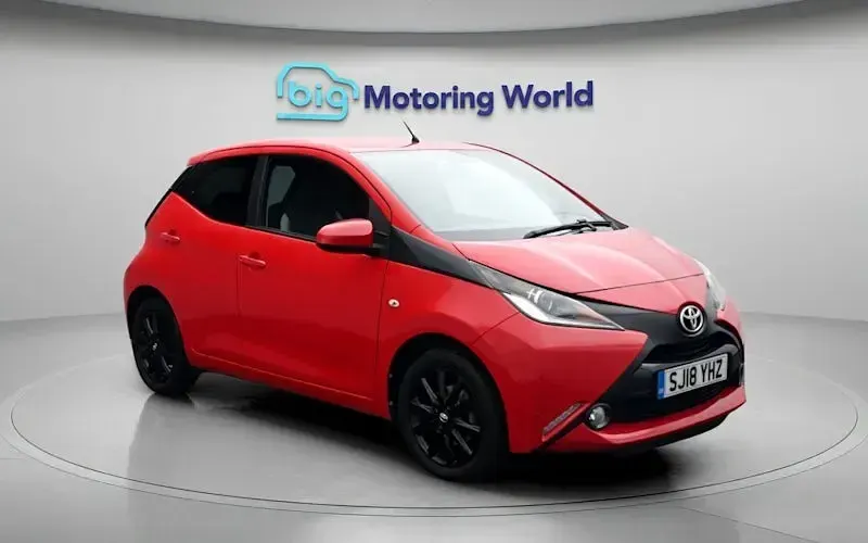 Used Toyota Aygo x-style 69 HP (50 kW) 2018 Red Hatchback