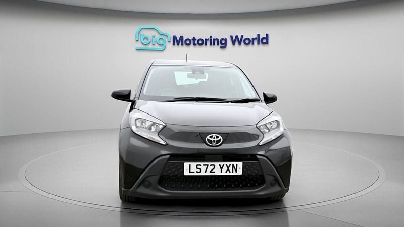 Used Toyota Aygo X PURE 71 HP (52 kW) 2022 Black SUV