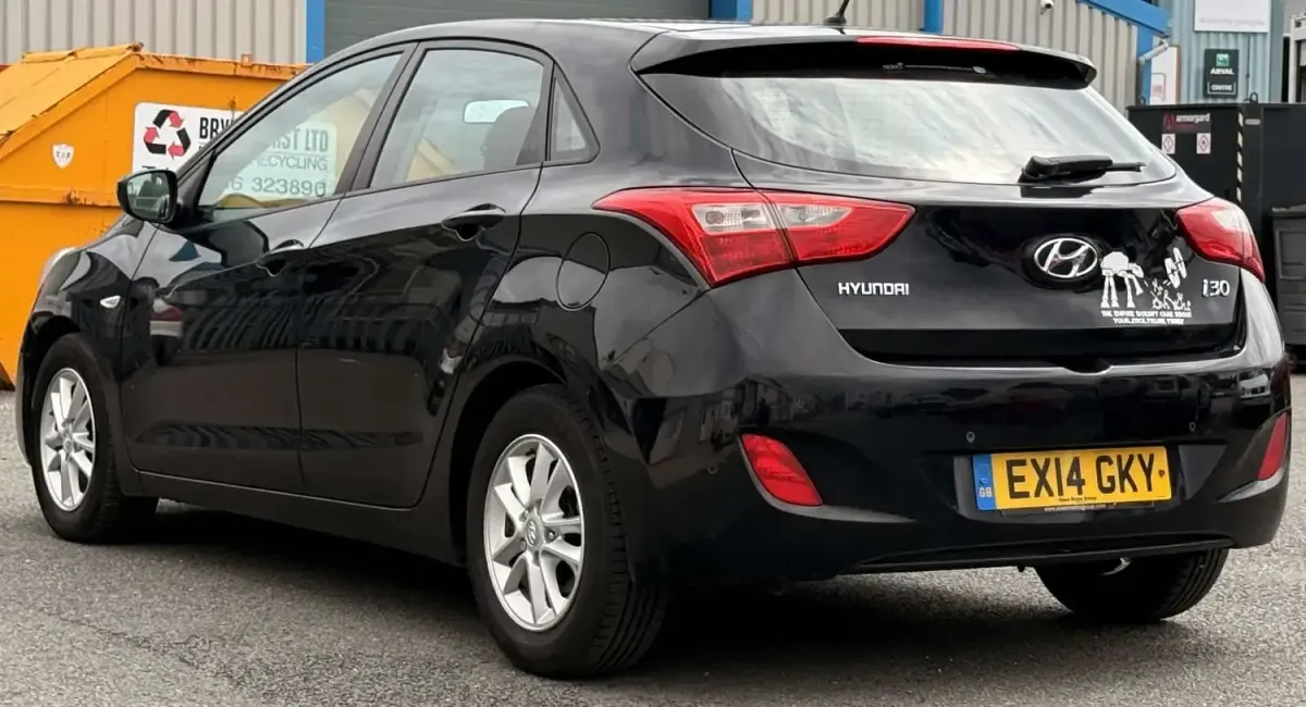 Begagnad Hyundai i30 Active 100 HK (73 kW) 2014 Svart Halvkombi