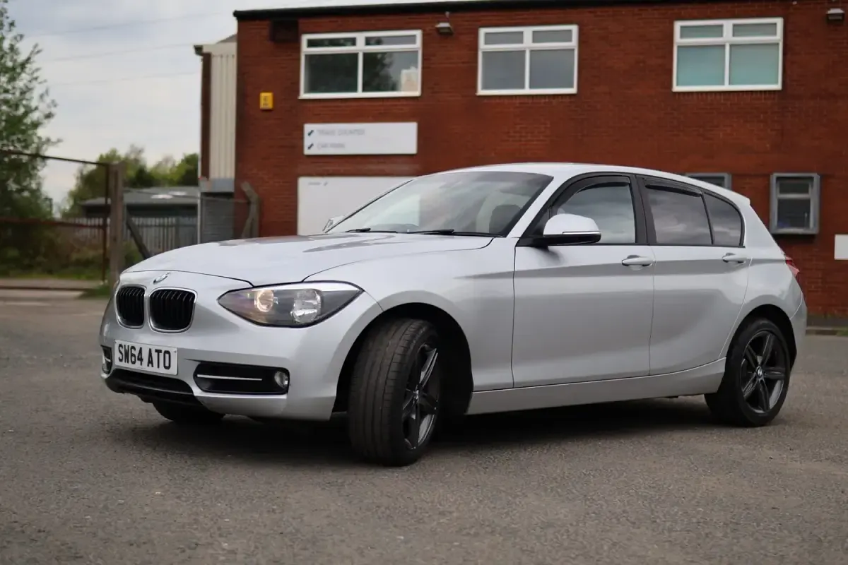 Usado BMW 116 Sport Line 2014 Plateado Utilitario