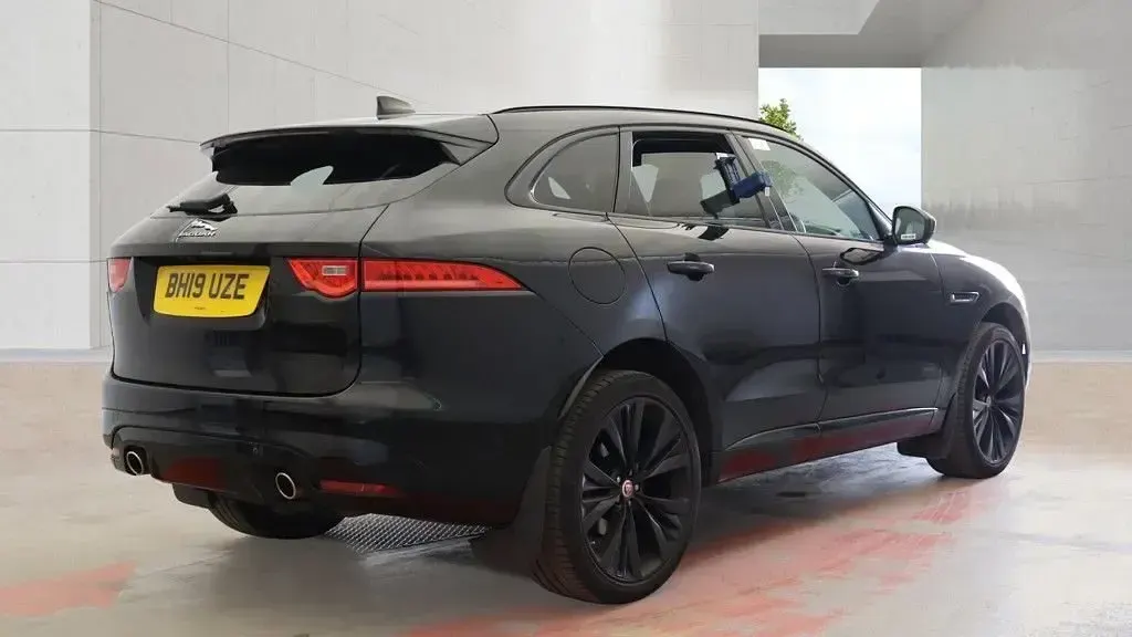 Used Jaguar F-Pace S 300 HP (220 kW) 2019 Black SUV