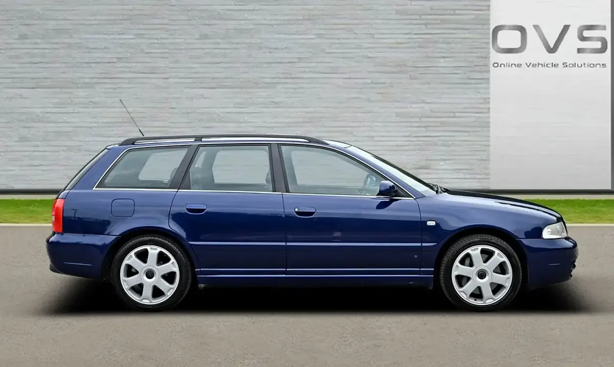 Used Audi S4 Performance 265 HP (194 kW) 2000 Blue Estate