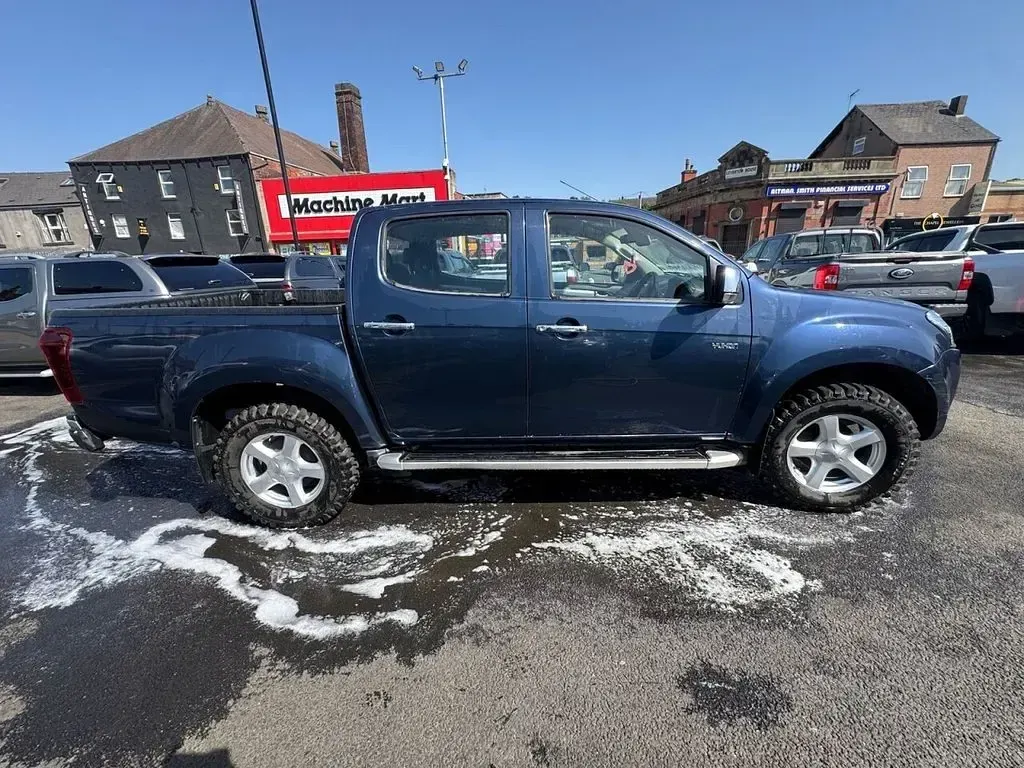 Used Isuzu D-Max 2016 Blue Pickup