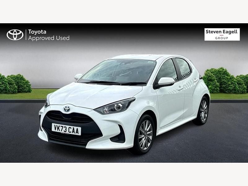 Used Toyota Yaris Hybrid 2023 White Hatchback
