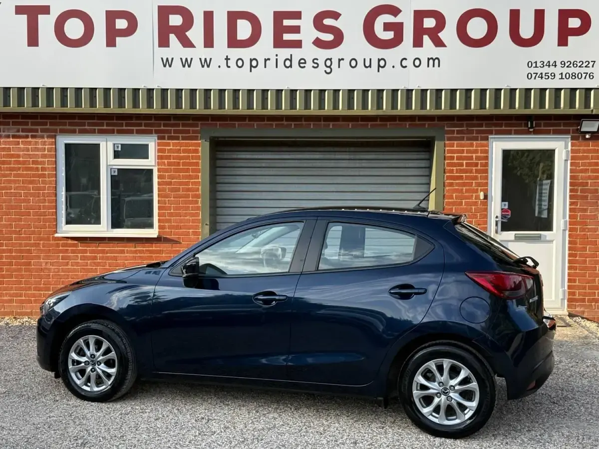 Used Mazda 2 73 HP (53 kW) 2019 Blue Hatchback
