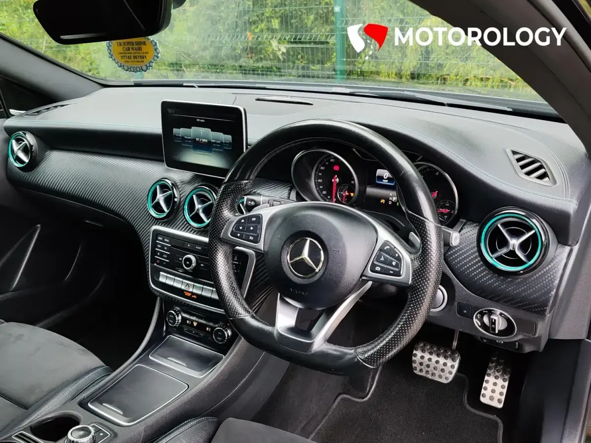 Usado Mercedes A220 Premium 175 HP (128 kW) 2016 Preto Citadino