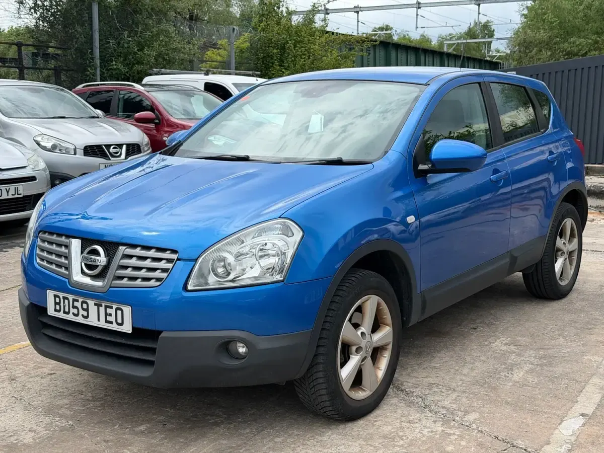 Usado Nissan Qashqai Acenta 113 HP (83 kW) 2009 Azul SUV