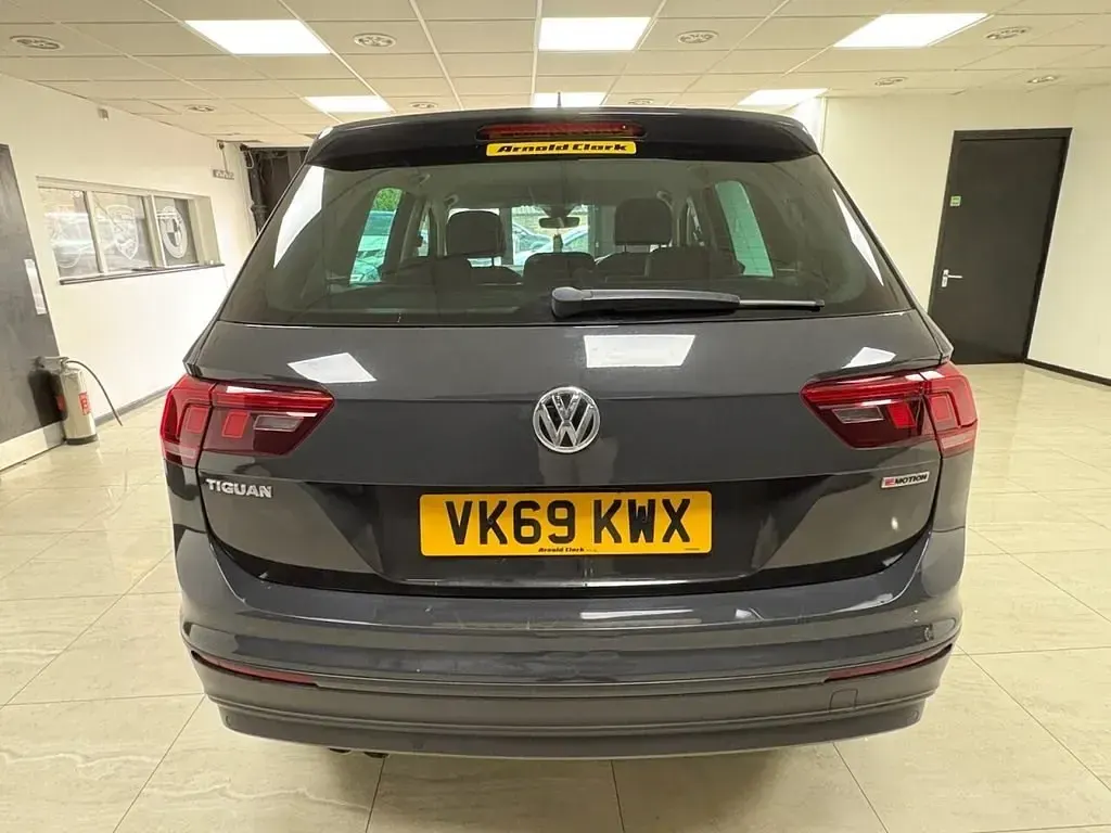 Usado VW Tiguan SE 150 HP (110 kW) 2019 Cinzento SUV