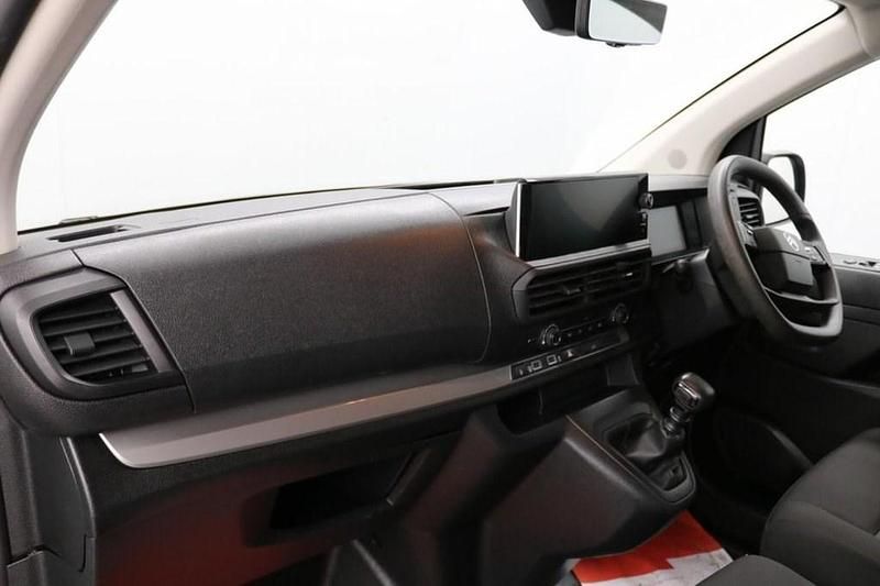 Używany Citroën Dispatch 120 KM (88 kW) 2024 Biały Minivan