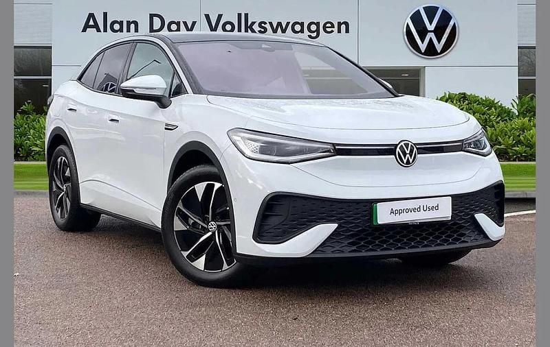 White Used 2023 VW ID.5 Pro SUV | £25,595 (Fair price) - Image 1/4